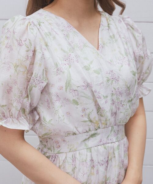 Areeam(アリーム)の「ボタニカルフラワーカシュクールワンピース(ワンピース・レディース・オフホワイト・FREE)」の11枚目の写真