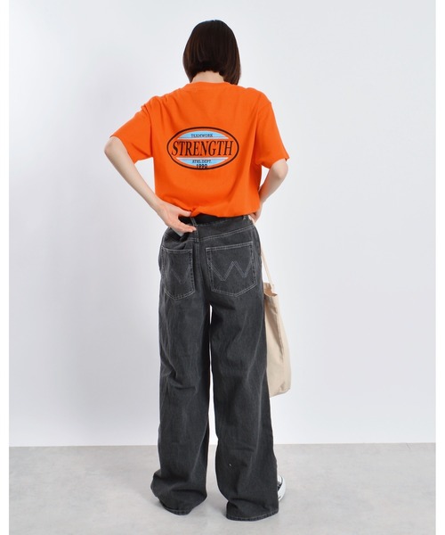 MODISH GAZE(モディシュガゼ)の「【MODISH GAZE】 STRENGTHオーバルロゴTシャツ 半袖(Tシャツ/カットソー・メンズ・ブラック/オレンジ/ホワイト/ピンク・MEDIUM/LARGE/X-LARGE)」の5枚目の写真
