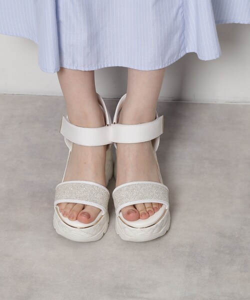 ESPERANZA(エスペランサ)の「キルティングウェッジソールスポサン(サンダル・レディース・アイボリー系8/ブラック系8・LL/S/M/L)」の2枚目の写真