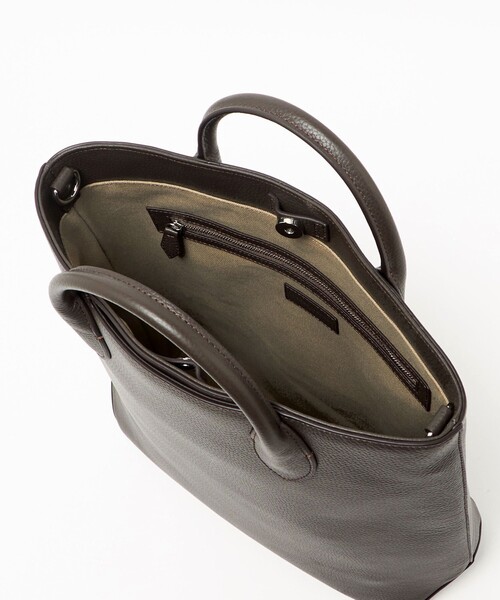 UNITED ARROWS（ユナイテッドアローズ）の「レザー ショルダートートバッグ（トートバッグ・メンズ・ブラック/ダークブラウン・FREE）」の7枚目の写真