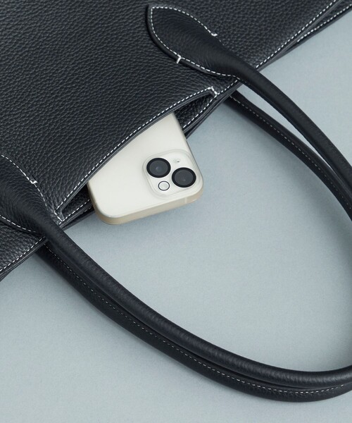 UNITED ARROWS（ユナイテッドアローズ）の「レザー ショルダートートバッグ（トートバッグ・メンズ・ブラック/ダークブラウン・FREE）」の15枚目の写真