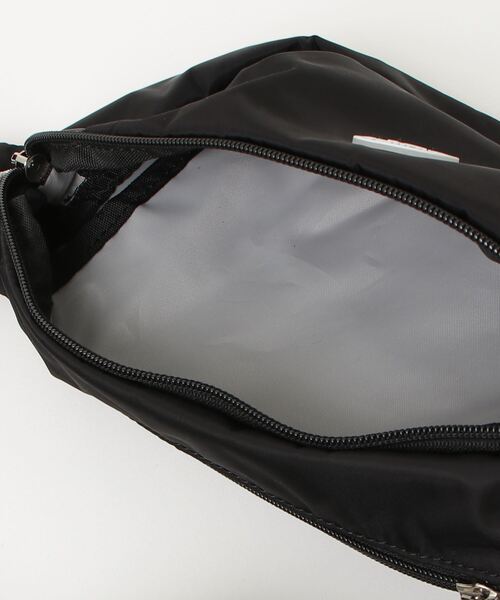 le coq sportif（ルコックスポルティフ）の「【ルコックスポルティフ】撥水/軽量ボディバッグ（ボディバッグ/ウエストポーチ・メンズ・ブラック/ベージュ・F）」の5枚目の写真