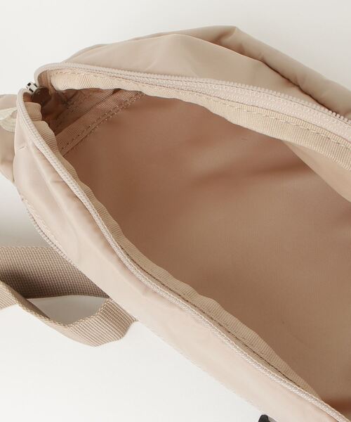 le coq sportif（ルコックスポルティフ）の「【ルコックスポルティフ】撥水/軽量ボディバッグ（ボディバッグ/ウエストポーチ・メンズ・ブラック/ベージュ・F）」の6枚目の写真