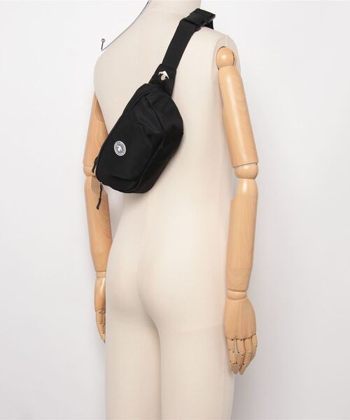 le coq sportif（ルコックスポルティフ）の「【ルコックスポルティフ】撥水/軽量ボディバッグ（ボディバッグ/ウエストポーチ・メンズ・ブラック/ベージュ・F）」の7枚目の写真