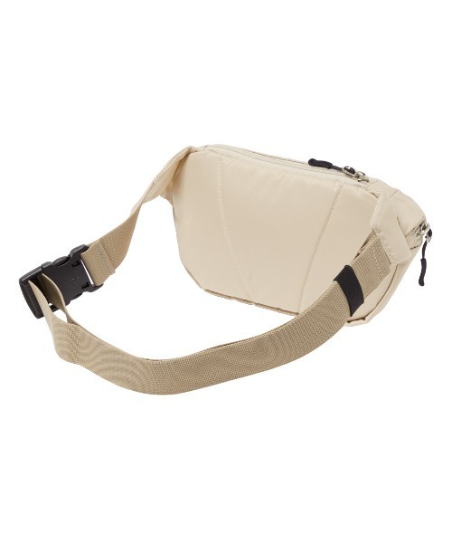 le coq sportif（ルコックスポルティフ）の「【ルコックスポルティフ】撥水/軽量ボディバッグ（ボディバッグ/ウエストポーチ・メンズ・ブラック/ベージュ・F）」の16枚目の写真