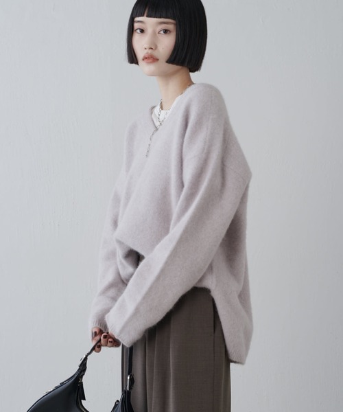 Lui's（ルイス）の「ウールライトVネックニット（ニット/セーター・レディース・ライトグレー/モカ/ブラック・FREE）」の10枚目の写真