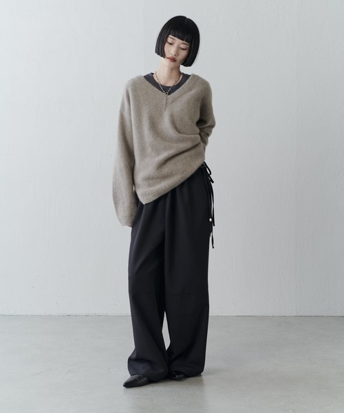 Lui's（ルイス）の「ウールライトVネックニット（ニット/セーター・レディース・ライトグレー/モカ/ブラック・FREE）」の4枚目の写真