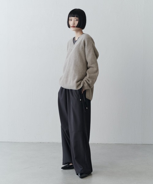 Lui's（ルイス）の「ウールライトVネックニット（ニット/セーター・レディース・ライトグレー/モカ/ブラック・FREE）」の5枚目の写真