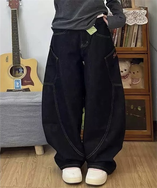 Dream garden(ドリームガーデン)の「ゆったりサイズ切替デニムパンツ(デニムパンツ・レディース・ブラック・XS/S/M/L/XL/2XL)」の1枚目の写真