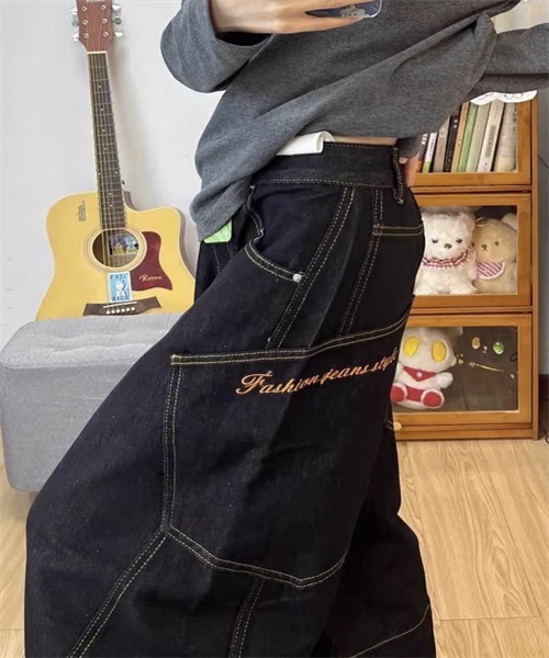 Dream garden(ドリームガーデン)の「ゆったりサイズ切替デニムパンツ(デニムパンツ・レディース・ブラック・XS/S/M/L/XL/2XL)」の4枚目の写真