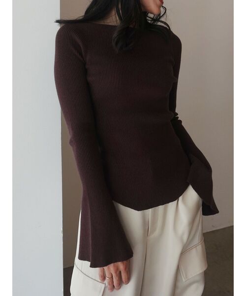 LAGUNAMOON（ラグナムーン）の「アシンメトリードレープフレアスリーブニット（ニット/セーター・レディース・アイボリー/ブラック/ブルー/ブラウン・FREE）」の16枚目の写真