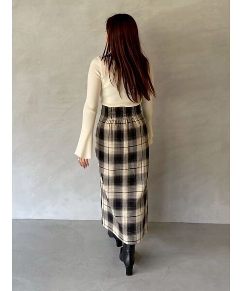 LAGUNAMOON（ラグナムーン）の「アシンメトリードレープフレアスリーブニット（ニット/セーター・レディース・アイボリー/ブラック/ブルー/ブラウン・FREE）」の20枚目の写真