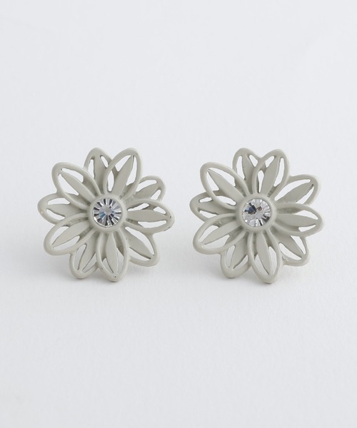 JewCas（ジュアキャス）の「JewCas フラワーリボン＋ガラスストーンFlower Ribbonピアス[JC4904]（ピアス（両耳用）・レディース・ブラック/ホワイト・FREE）」の10枚目の写真