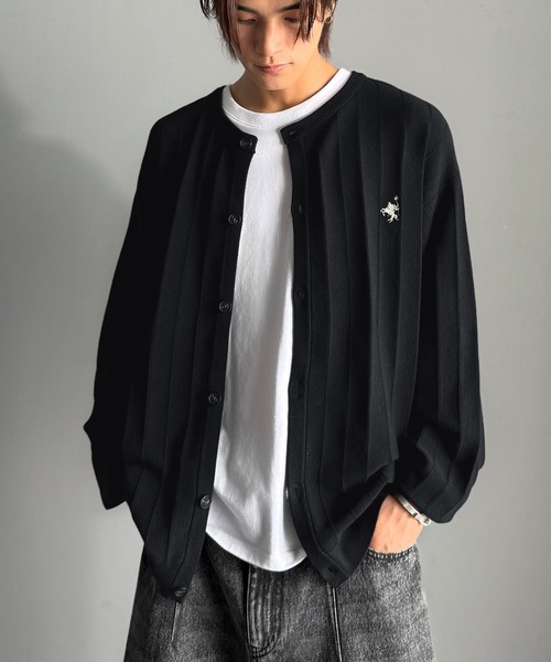 刺繍デザイン ブラック 長袖カーディガン セール】知的に決まる、メンズの上品シンプル。胸刺繍タック編み