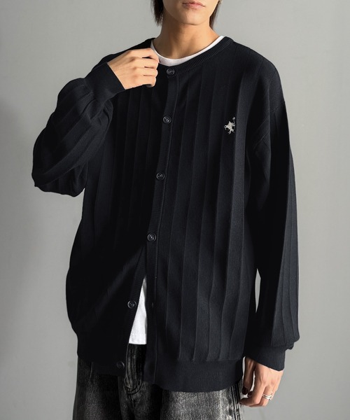 セール】知的に決まる、メンズの上品シンプル。胸刺繍タック編み