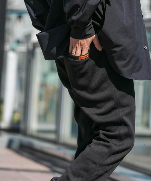URBAN RESEARCH ROSSO MEN(アーバンリサーチロッソメン)の「『XLサイズあり』『別注』Gramicci ボンディングフリースジョガーパンツ(その他パンツ・メンズ・ブラック/グレー/チャコールグレー・SMALL/MEDIUM/LARGE/X-LARGE)」の4枚目の写真