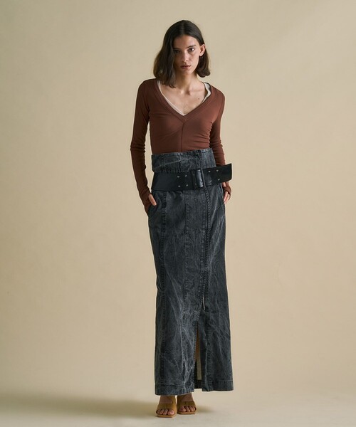 UNITED TOKYO（ユナイテッドトウキョウ）の「2way Waist Belted Denim Skirt｜細見え/秋服（スカート・レディース・ホワイト/ブラック・2/1）」の3枚目の写真