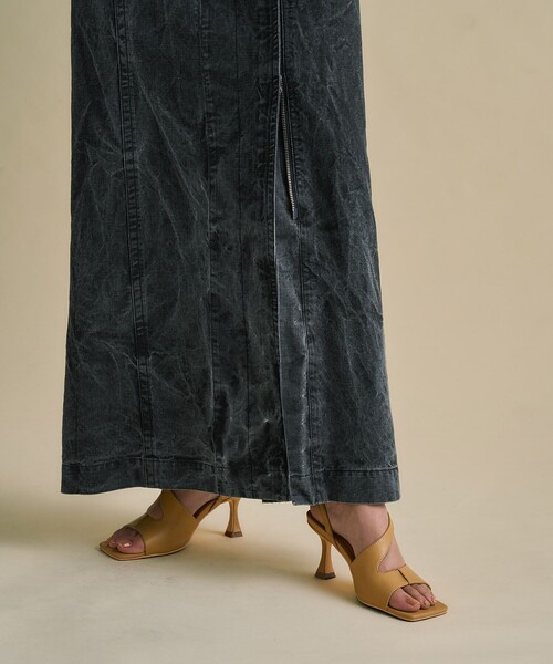 UNITED TOKYO（ユナイテッドトウキョウ）の「2way Waist Belted Denim Skirt｜細見え/秋服（スカート・レディース・ホワイト/ブラック・2/1）」の13枚目の写真