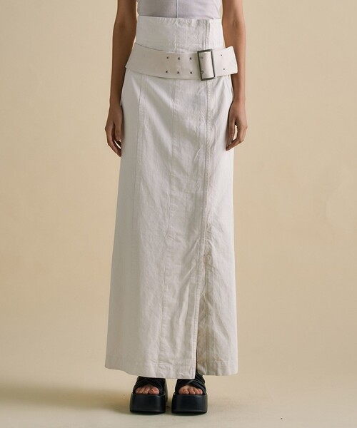 UNITED TOKYO（ユナイテッドトウキョウ）の「2way Waist Belted Denim Skirt｜細見え/秋服（スカート・レディース・ホワイト/ブラック・2/1）」の17枚目の写真