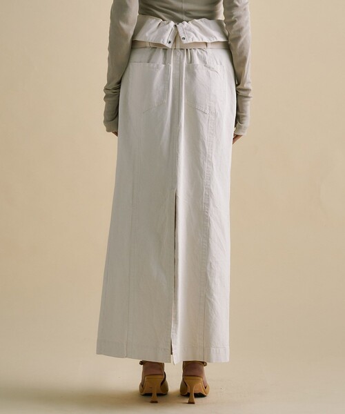 UNITED TOKYO（ユナイテッドトウキョウ）の「2way Waist Belted Denim Skirt｜細見え/秋服（スカート・レディース・ホワイト/ブラック・2/1）」の22枚目の写真