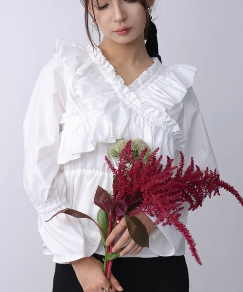 PICCIN PERLA（ピッチンペルラ）の「フリルペプラムブラウス（シャツ/ブラウス・レディース・オフホワイト/ブラック・M）」の2枚目の写真