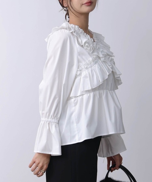 PICCIN PERLA（ピッチンペルラ）の「フリルペプラムブラウス（シャツ/ブラウス・レディース・オフホワイト/ブラック・M）」の13枚目の写真