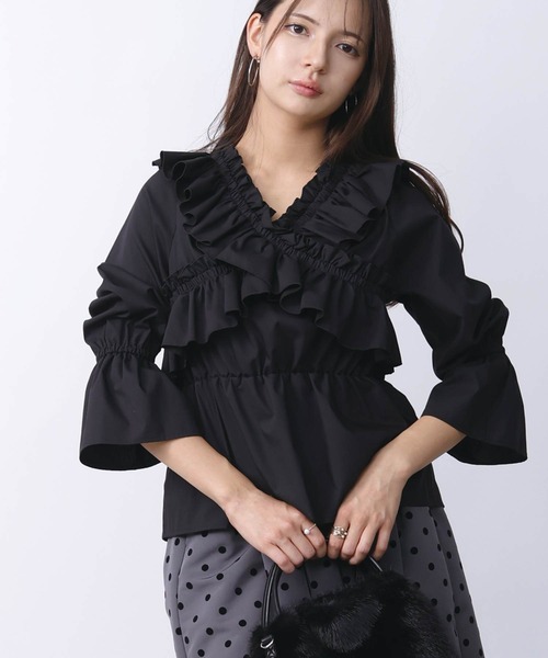 PICCIN PERLA（ピッチンペルラ）の「フリルペプラムブラウス（シャツ/ブラウス・レディース・オフホワイト/ブラック・M）」の18枚目の写真