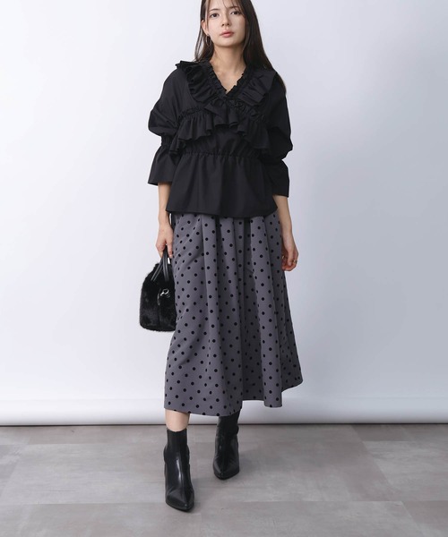 PICCIN PERLA（ピッチンペルラ）の「フリルペプラムブラウス（シャツ/ブラウス・レディース・オフホワイト/ブラック・M）」の21枚目の写真