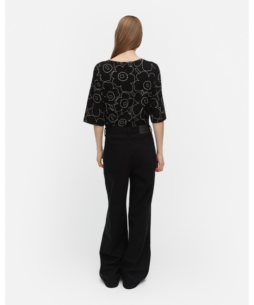 marimekko（マリメッコ）の「Kollaasi Piirto Unikko / shirt（Tシャツ/カットソー・レディース・ブラック・LARGE/MEDIUM/SMALL/X-SMALL）」の3枚目の写真