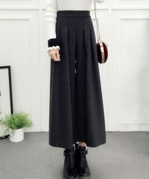 タック入りワイドパンツ