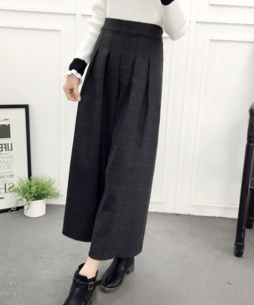 cammie(キャミー)の「タック入りワイドパンツ(その他パンツ・レディース・ダークグレー/ブラック・L/M)」の9枚目の写真