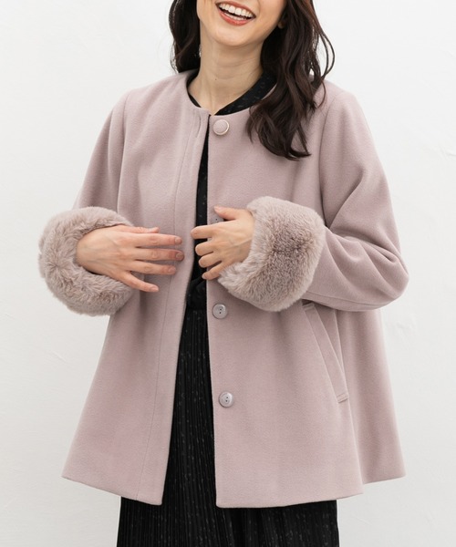 Honeys（ハニーズ）の「ファー付ノーカラーコート（ノーカラーコート・レディース・ライトグレー/モカ/ネイビー/アイボリー・S/M/LL/L/3L）」の3枚目の写真