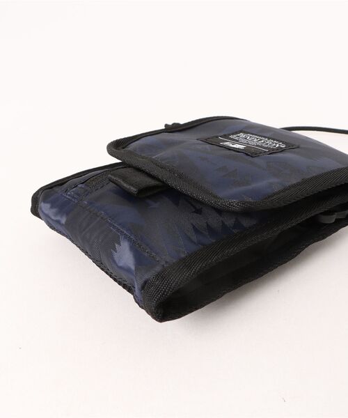 NEW ERA（ニューエラ）の「【NEW ERA/ニューエラ】NECK POUCH PENDLETON（ショルダーバッグ・メンズ・ブラック・FREE）」の3枚目の写真