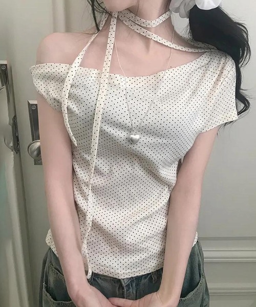 Nia(ニア)の「Nia(ニア)/ドット柄 半袖 ワンショルダーリボントップス(Tシャツ/カットソー・レディース・ブラック/アイボリー/ピンク・SMALL/MEDIUM)」の2枚目の写真