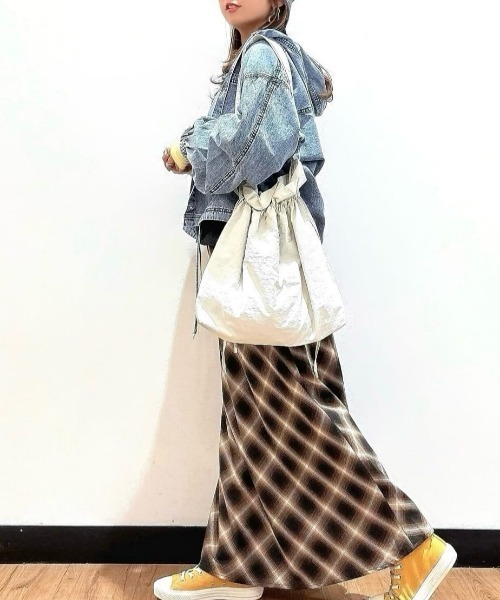 BACK NUMBER(バックナンバー)の「【BACK NUMBER】デニムフードシャツ (フード付き/柔らかデニム/リラックス/カジュアル)(シャツ/ブラウス・レディース・ライトインディゴブルー/その他1・L/M)」の18枚目の写真