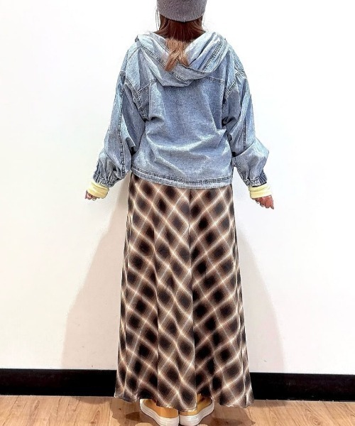 BACK NUMBER(バックナンバー)の「【BACK NUMBER】デニムフードシャツ (フード付き/柔らかデニム/リラックス/カジュアル)(シャツ/ブラウス・レディース・ライトインディゴブルー/その他1・L/M)」の19枚目の写真