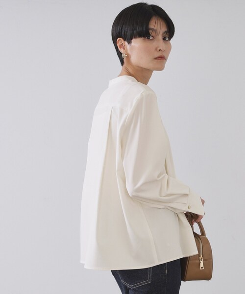 OPAQUE.CLIP（オペークドットクリップ）の「タックスキッパーブラウス【洗濯機OK】（シャツ/ブラウス・レディース・ブラック/ホワイト/キャメル/ボルドー・38/40/42）」の5枚目の写真