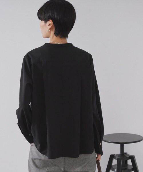 OPAQUE.CLIP（オペークドットクリップ）の「タックスキッパーブラウス【洗濯機OK】（シャツ/ブラウス・レディース・ブラック/ホワイト/キャメル/ボルドー・38/40/42）」の7枚目の写真