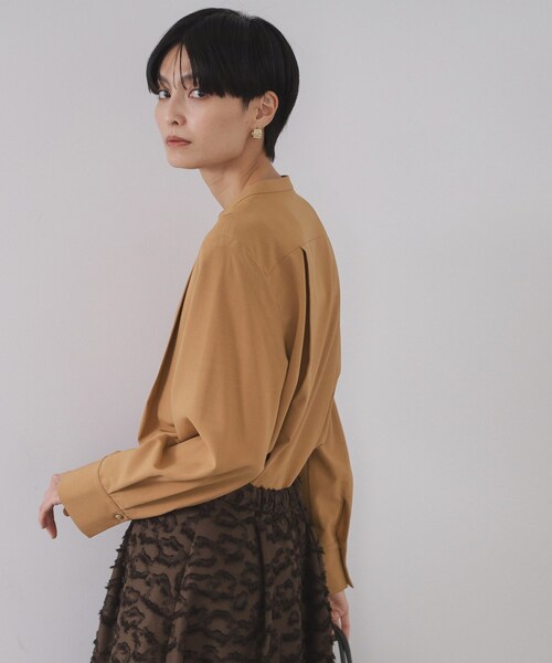 OPAQUE.CLIP（オペークドットクリップ）の「タックスキッパーブラウス【洗濯機OK】（シャツ/ブラウス・レディース・ブラック/ホワイト/キャメル/ボルドー・38/40/42）」の13枚目の写真