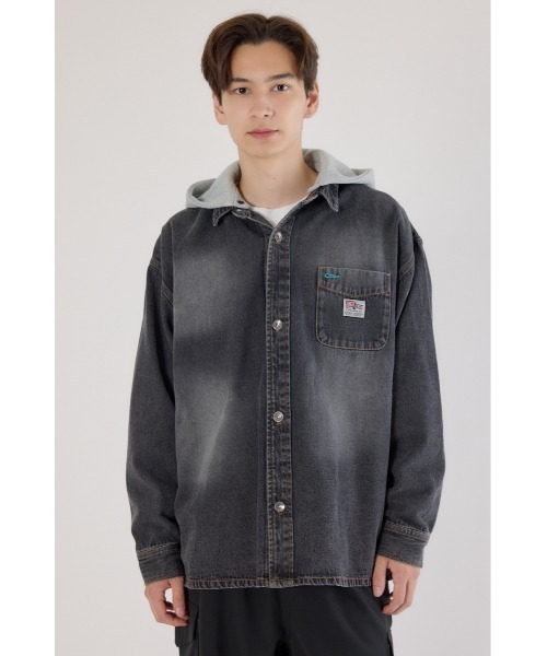 RODEO CROWNS WIDE BOWL（ロデオクラウンズワイドボウル）の「フーデッドデニムシャツジャケット（デニムジャケット・メンズ・ブラック/ライトブルー・LARGE/MEDIUM）」の4枚目の写真