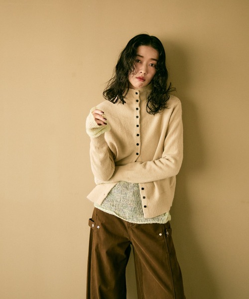 Lutim by u（ルチバイユー）の「Square button high-neck knit / スクエアボタンハイネックニット（カーディガン/ボレロ・レディース・グレー/ベージュ/イエロー・FREE）」の5枚目の写真