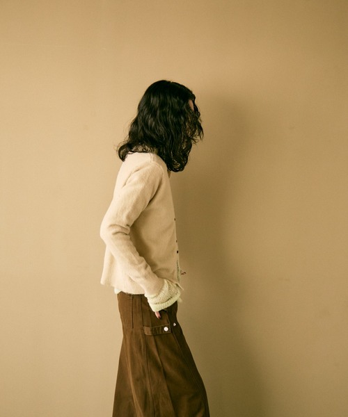 Lutim by u（ルチバイユー）の「Square button high-neck knit / スクエアボタンハイネックニット（カーディガン/ボレロ・レディース・グレー/ベージュ/イエロー・FREE）」の11枚目の写真