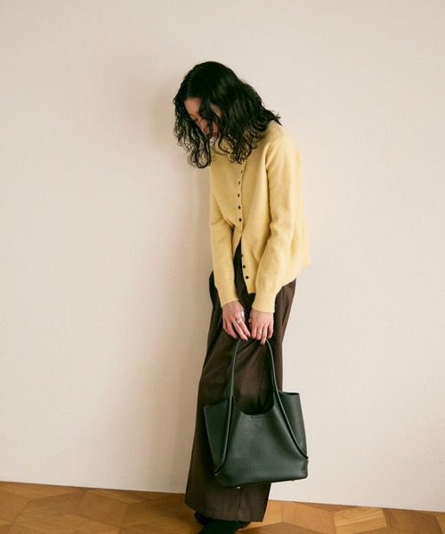 Lutim by u（ルチバイユー）の「Square button high-neck knit / スクエアボタンハイネックニット（カーディガン/ボレロ・レディース・グレー/ベージュ/イエロー・FREE）」の22枚目の写真