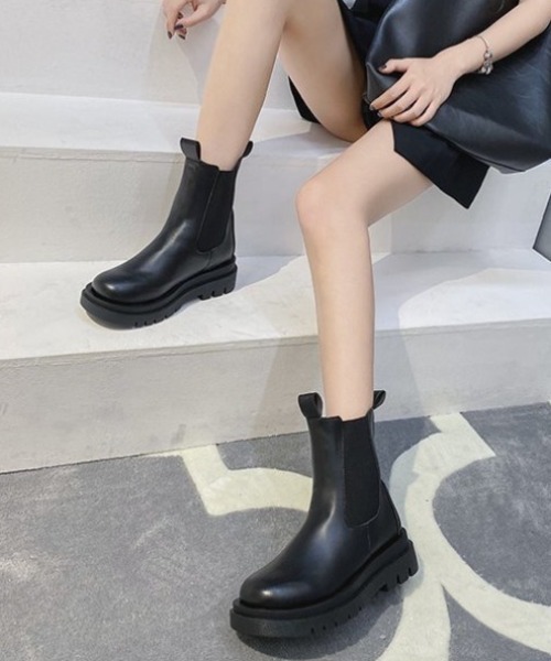 yuue' ( wear )(ユーイ)の「厚底サイドゴアショートブーツ(ブーツ・レディース・ブラック・23.5cm/24.5cm)」の2枚目の写真