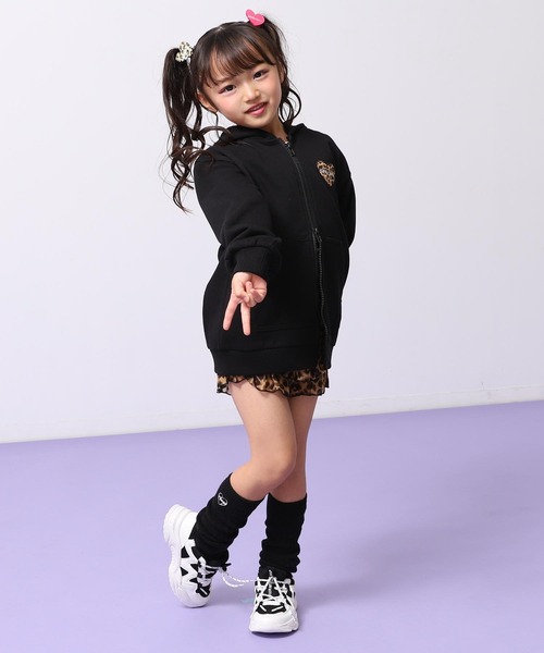 ANAP kids（アナップキッズ）の「KOGYARU×ANAP 2パターン柄 ビックパーカー【親子お揃い】【ジュニアお揃い】（パーカー・キッズ・ブラック/ピンク・110/120/130）」の5枚目の写真