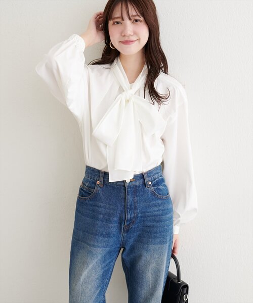 natural couture(ナチュラルクチュール)の「ボウタイリボンブラウス(シャツ/ブラウス・レディース・ブラック/サックスブルー/オフホワイト/ピンク・FREE)」の21枚目の写真