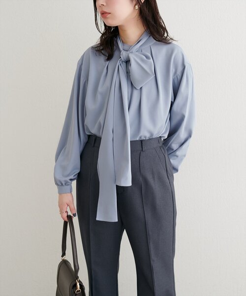 natural couture(ナチュラルクチュール)の「ボウタイリボンブラウス(シャツ/ブラウス・レディース・ブラック/サックスブルー/オフホワイト/ピンク・FREE)」の12枚目の写真