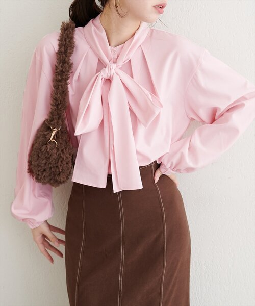 natural couture(ナチュラルクチュール)の「ボウタイリボンブラウス(シャツ/ブラウス・レディース・ブラック/サックスブルー/オフホワイト/ピンク・FREE)」の15枚目の写真