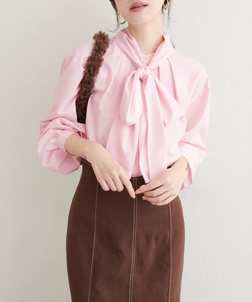 natural couture(ナチュラルクチュール)の「ボウタイリボンブラウス(シャツ/ブラウス・レディース・ブラック/サックスブルー/オフホワイト/ピンク・FREE)」の17枚目の写真
