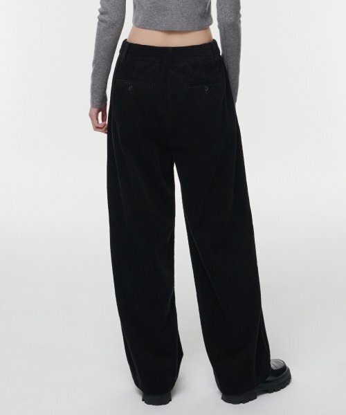 MUSINSA STANDARD WOMAN（ムシンサスタンダードウーマン）の「ウィメンズワンタックワイドコーデュロイパンツ[ブラック]（その他パンツ・レディース・その他・29/28/24/25/26/27/30）」の2枚目の写真